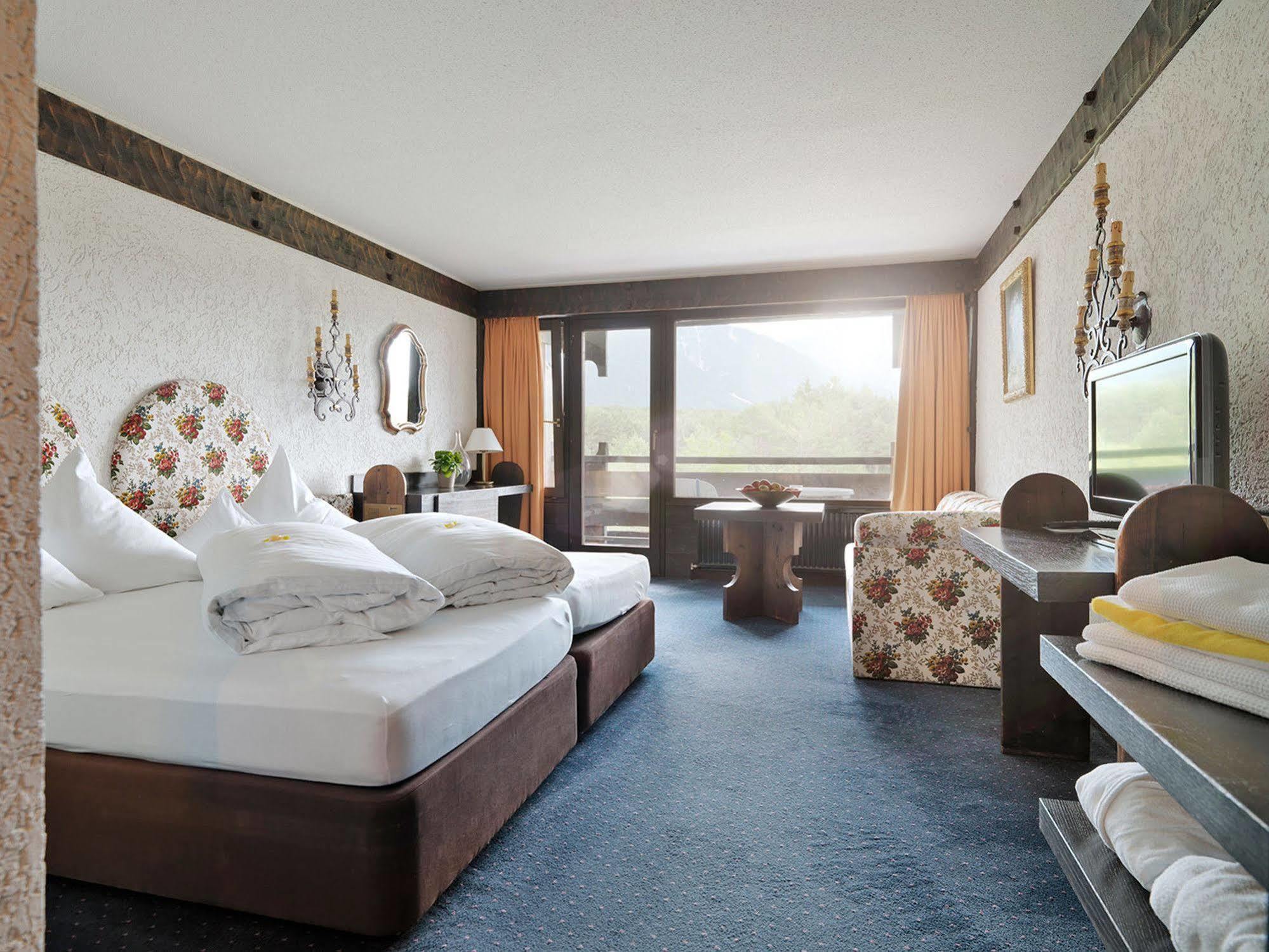Kaysers Tirolresort - Wohlfuehlhotel Fuer Erwachsene มีมิง ภายนอก รูปภาพ